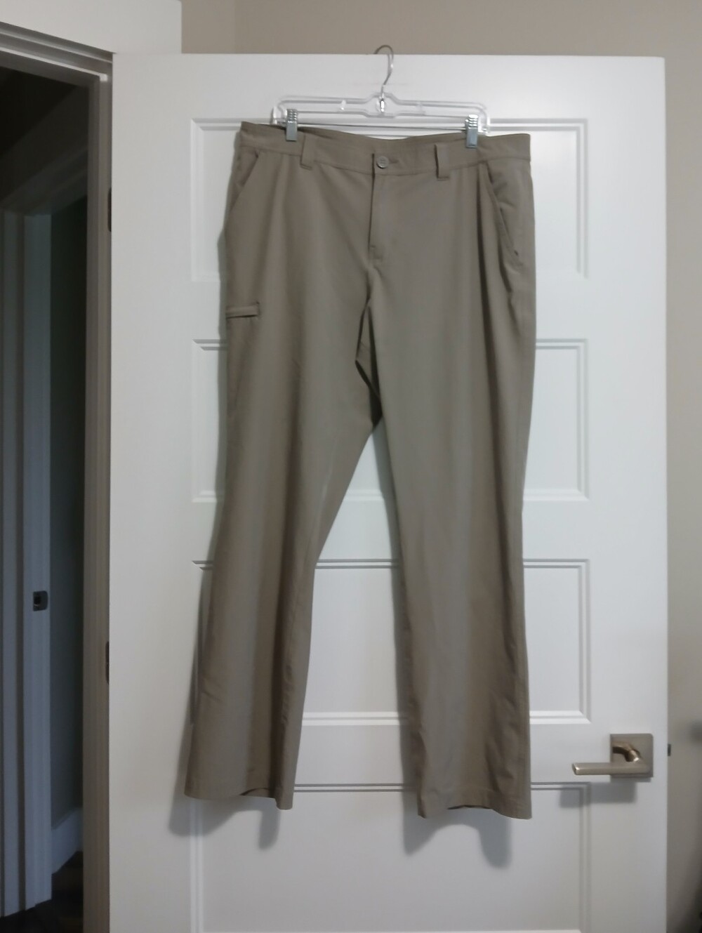 Columbia Men's Cargo Pants in Khaki Tan